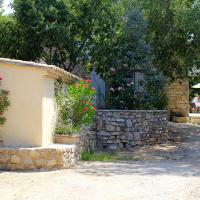 Cabanon forage devant Grange